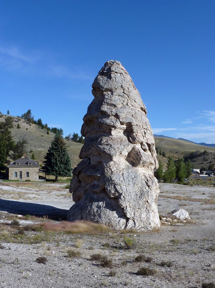 Yellowstone Mammoth Hotsprings (15).JPG